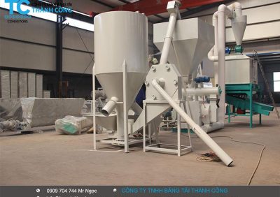 8 ứng dụng của máy trộn thức ăn chăn nuôi