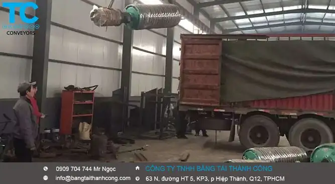 Sự khác biệt của con lăn dẫn động và con lăn chuyển hướng