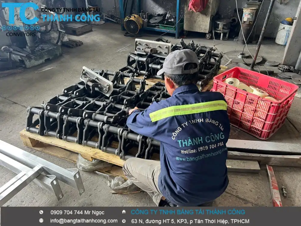 Hệ thống Xích cào tải cám